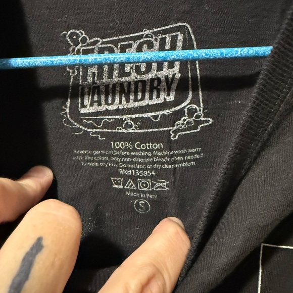 Van Gogh “Head of a Skeleton” c.1885 Shirt Small - Picture 3 of 4